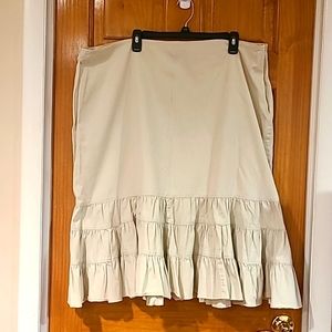 Avenue size 22 midi skirt
